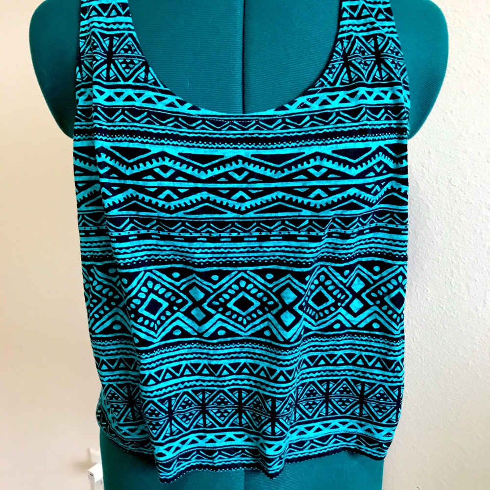 🚨3 for 10$🚨
 ⭐️ Printed Crop Top